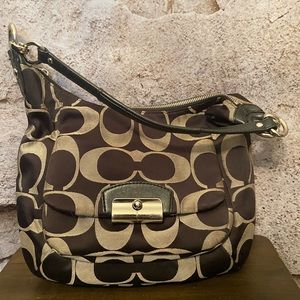 COACH Black/Taupe Front Gold Clasp Shoulder Bag